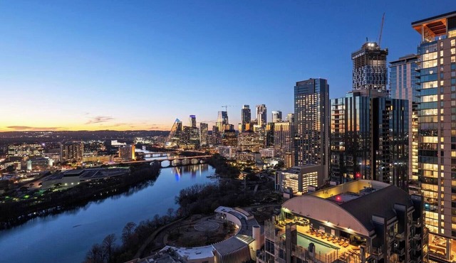 Rainey St. Bachelorette Penthouse w/Pool & Views