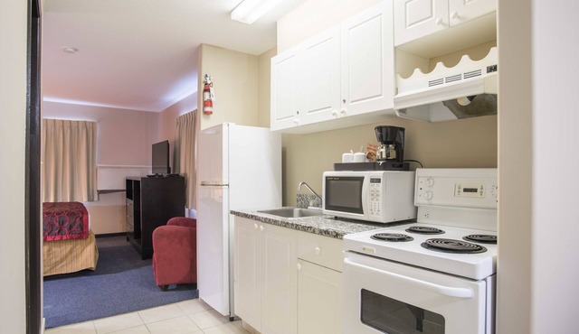 Ramada by Wyndham 100 Mile House