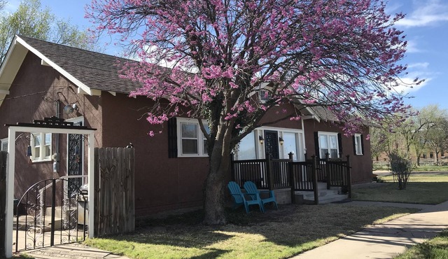 Reduced Prices BEST Local in Canyon! Historic Square, WT, PaloDuro Canyon, TEXAS