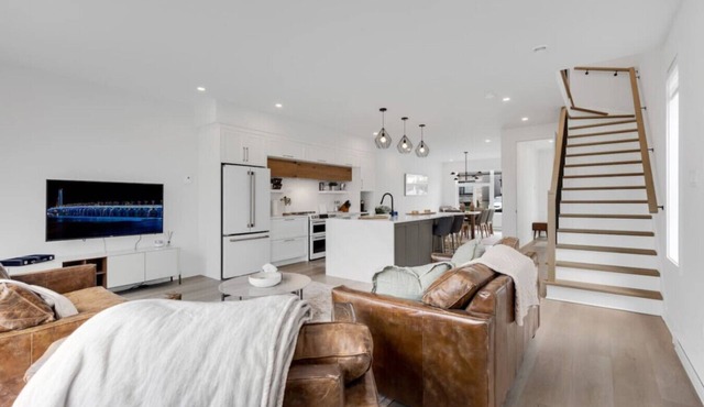 Relaxing 3BR Mirabel Home w/Private Jacuzzi -2