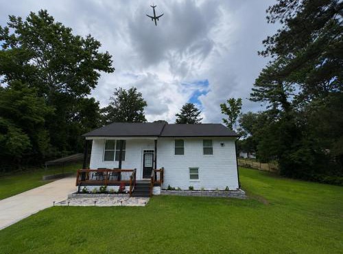 Relaxing Forest Park Home Near Airport & Downtown in Forest Park