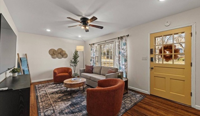 Remodeled 4BR/2.5BA | Central KC Location
