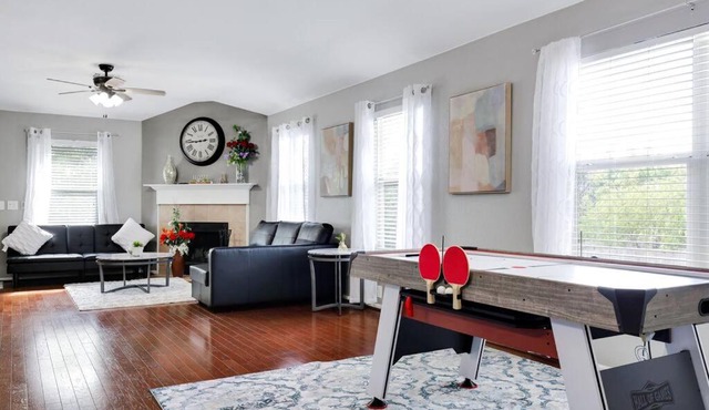 Restful Spacious 4Bedroom Central @ Six Flags