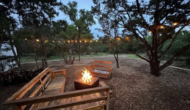 Rustic & Private 5 Acres- Hot Tub, Fire Pit, Grill