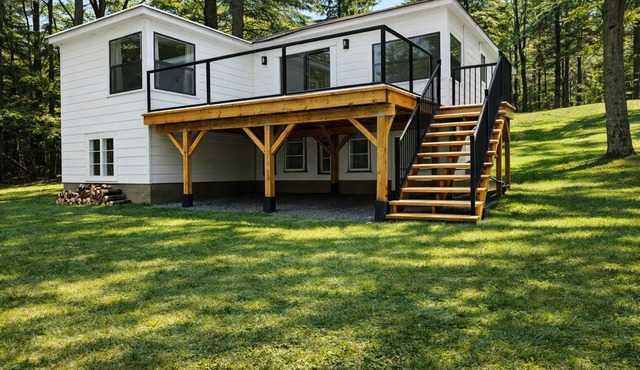 Sandy Beach Waterfront Cottage | South Exposure | Bala