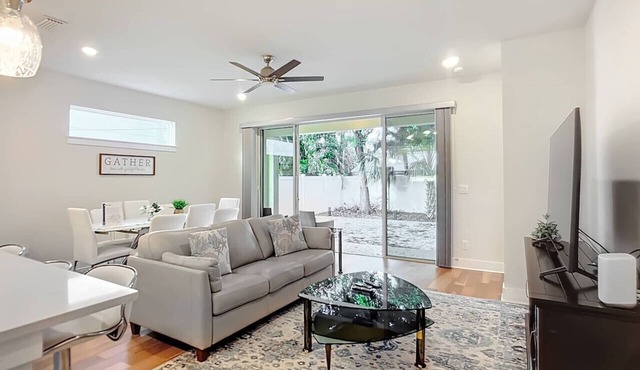 Sarasota Luxury Vacation for 12
