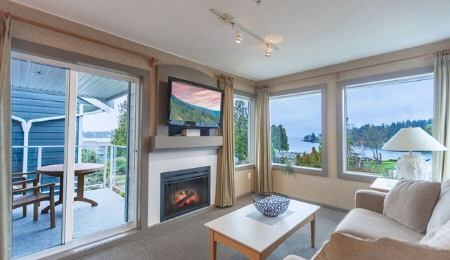 Sea Shore Retreat Feel at Home by the Sea