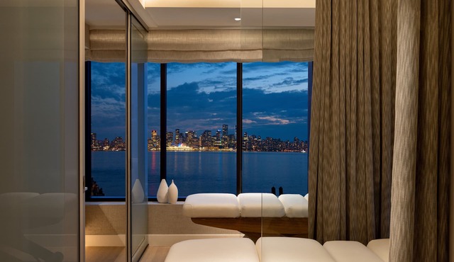 Seaside Hotel North Vancouver