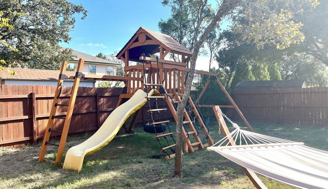 SeaWorld & Lackland BMT Landing - Playset - Gameroom