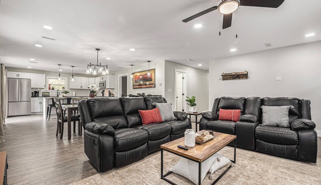 Secluded ½-acre retreat surrounded by trees for ultimate privacy and quiet. Remodeled and beautifully furnished with modern finishes. Enjoy a peaceful setting just 8 minutes from Belton/Raymore—perfect for relaxing stays or extended work trips.