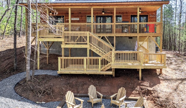 Secluded Mountain Cabin with Hot Tub & Fire pit on 4 acres
