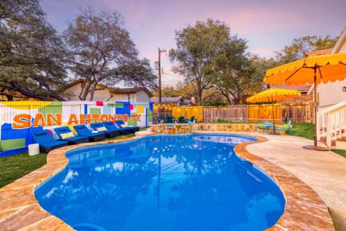 Sleeps 18 Basketball Court Heated Pool Games