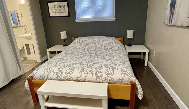 Sleeps 5 Clean & Cozy Hastings Sunrise Suite