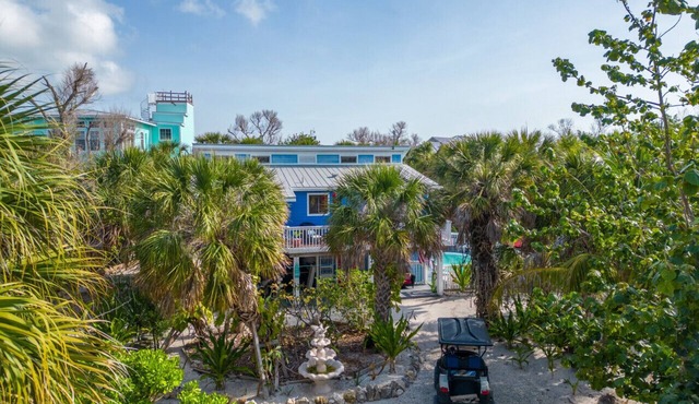 Smugglers Hideaway - Private Pool & Hot Tub