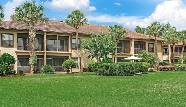 Spacious 1 BR | Alhambra Villas At Poinciana