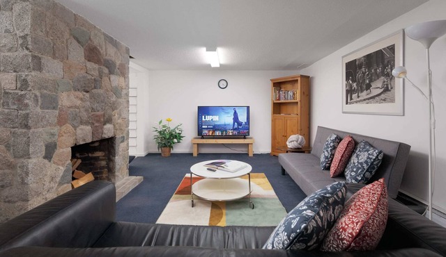 Spacious 2 Bedroom private basement. 1 minute walking distance from Lynn Canyon