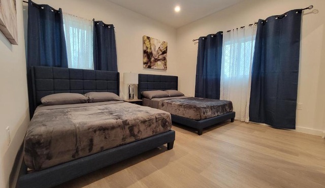 Spacious 2-Bedroom, One and a Half Bath Home in Pico-Robertson Near Beverly Hills and Cedars-Sinai