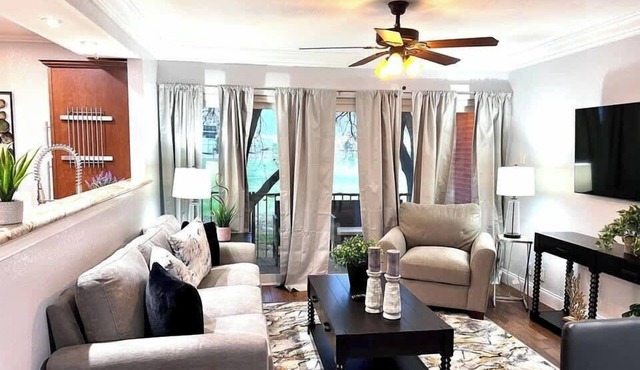 Spacious 2BD Condo HWY360/30 Grand Prairie (GP22B)