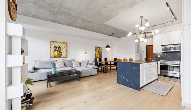 Spacious 2BR Toronto Stay with Dual Balconies