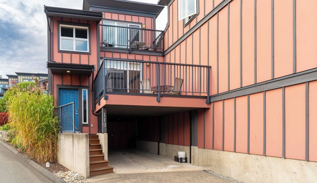 Spacious 3 Bedroom Townhome, Sooke, BC