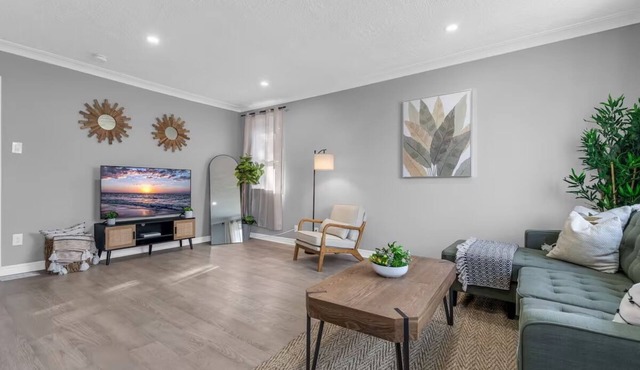 Spacious 3BDs - Close to Wineries, Brock & Falls!
