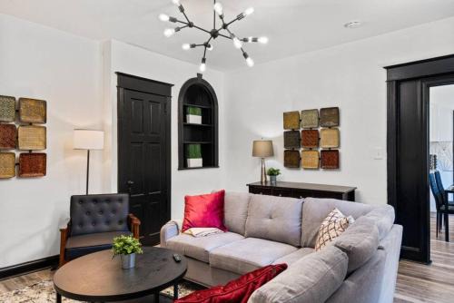 Spacious 3BR, 3BA Philly Retreat for 8 with Free Parking