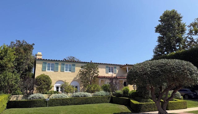 Spacious 4-bedroom retreat in Pacific Palisades,
