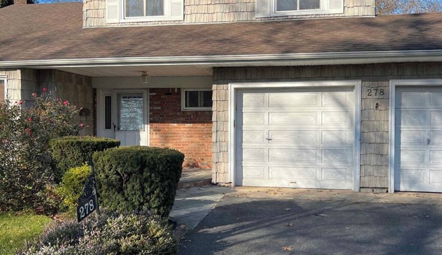 Spacious 4-bedroom house with AC in Gorgeous West Hempstead