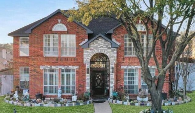 Spacious 4-bedroom cozy modern home