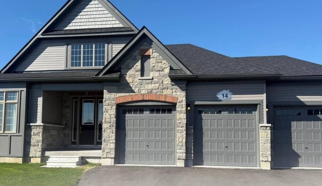 Spacious 4BR Home|Groups|Families|Trail Access|WiFi|Parking