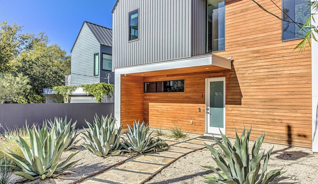 Spacious 5-bedroom I DT Austin I Walk to Restaurants & Shops