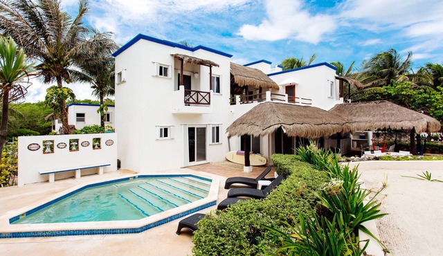Spacious Beachside Villa with Gourmet Cook, Pool, WiFi – Large Sandy Clean Beach
