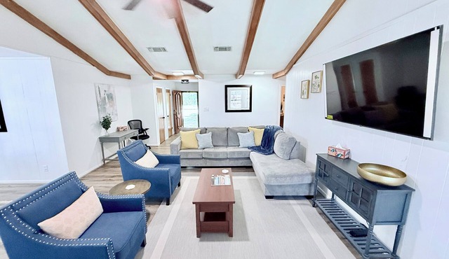Spacious, Bright & Central Brownwood Home
