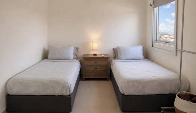 Spacious, centrally located apartment with 2 bedrooms and a gym