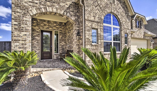 Spacious Cypress Home in Fairfield Community!