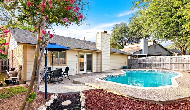 Spacious Family Friendly House Sleeps 9 ppl!