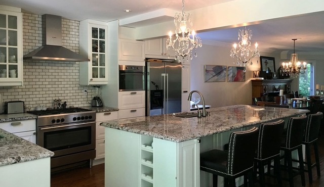 Spacious/Family Friendly! Lake View! close to Beach & Downtown 5-night min avail