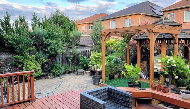 Spacious Family Retreat | BBQ, Backyard & Parking