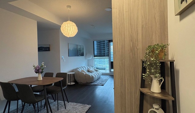 Spacious Luxury 2-Bedroom Condo Escape