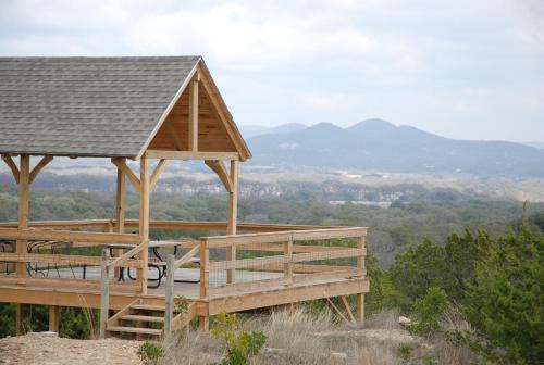 Spacious Utopia Family Home w/Hill Country Views