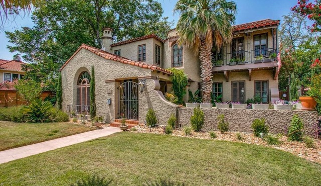 Spanish Gem, Pool, HotTub, Firepit, Game Room, Patio Seating, Mins to River Walk