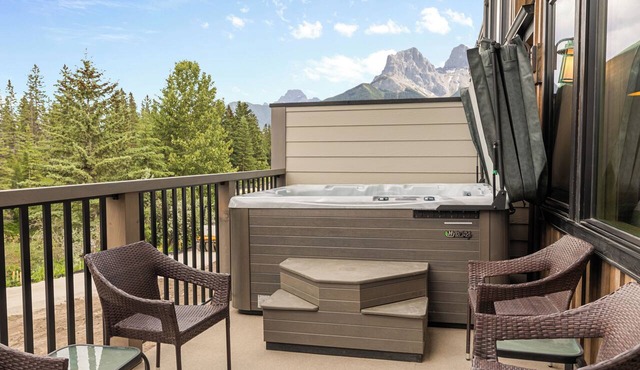 Spring Creek Vacations 4 BR Villa TMV18