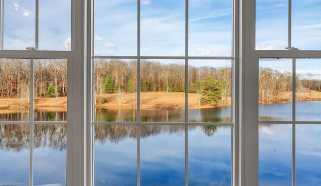 Spring Sewanee Lakehouse