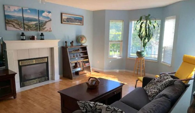 "Squamish Basecamp: Cozy 2BR Oasis