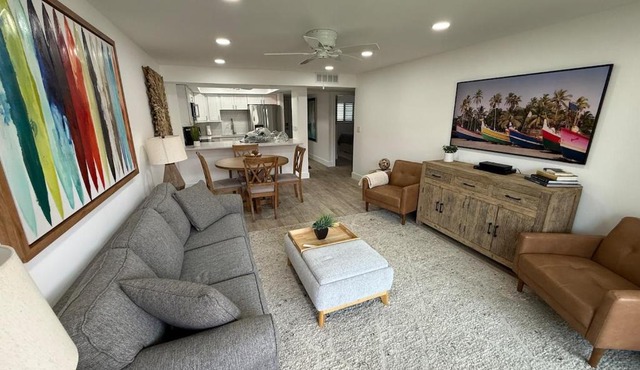 St Augustine, Beachside retreat 2BR 2BA w pool in St. Augustine
