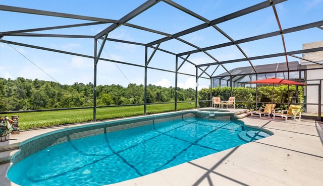 STAR WARS AND FROZEN PARADISE!- Private Conservation View! 5 miles to Disney!