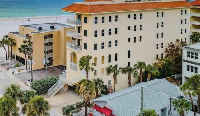 Starfish Beach House - Private Pool Rental!