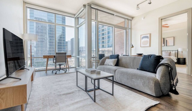 Stellar Downtown 1BR w/Gym & Pool, nr Lady Bird Lake, by Blueground