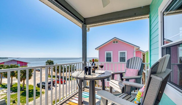 Steps to Beach: Home w/Sunset Views in Cedar Key!