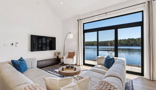 Stillshore | Luxury Lakehouse Retreat